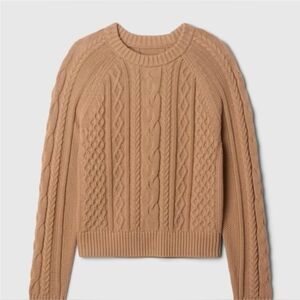 GAP Women's Cable Crewneck Sweater in Camel Tan